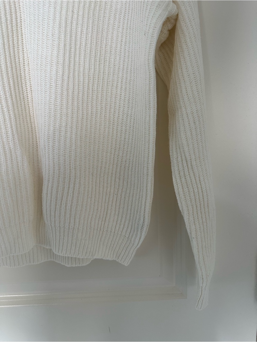 White Ribbed V-Neck Sweater - Picture 5 of 6